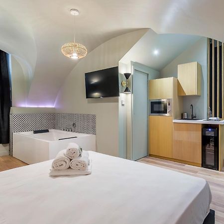 Suite Romantique Balneo Centre Лион Экстерьер фото