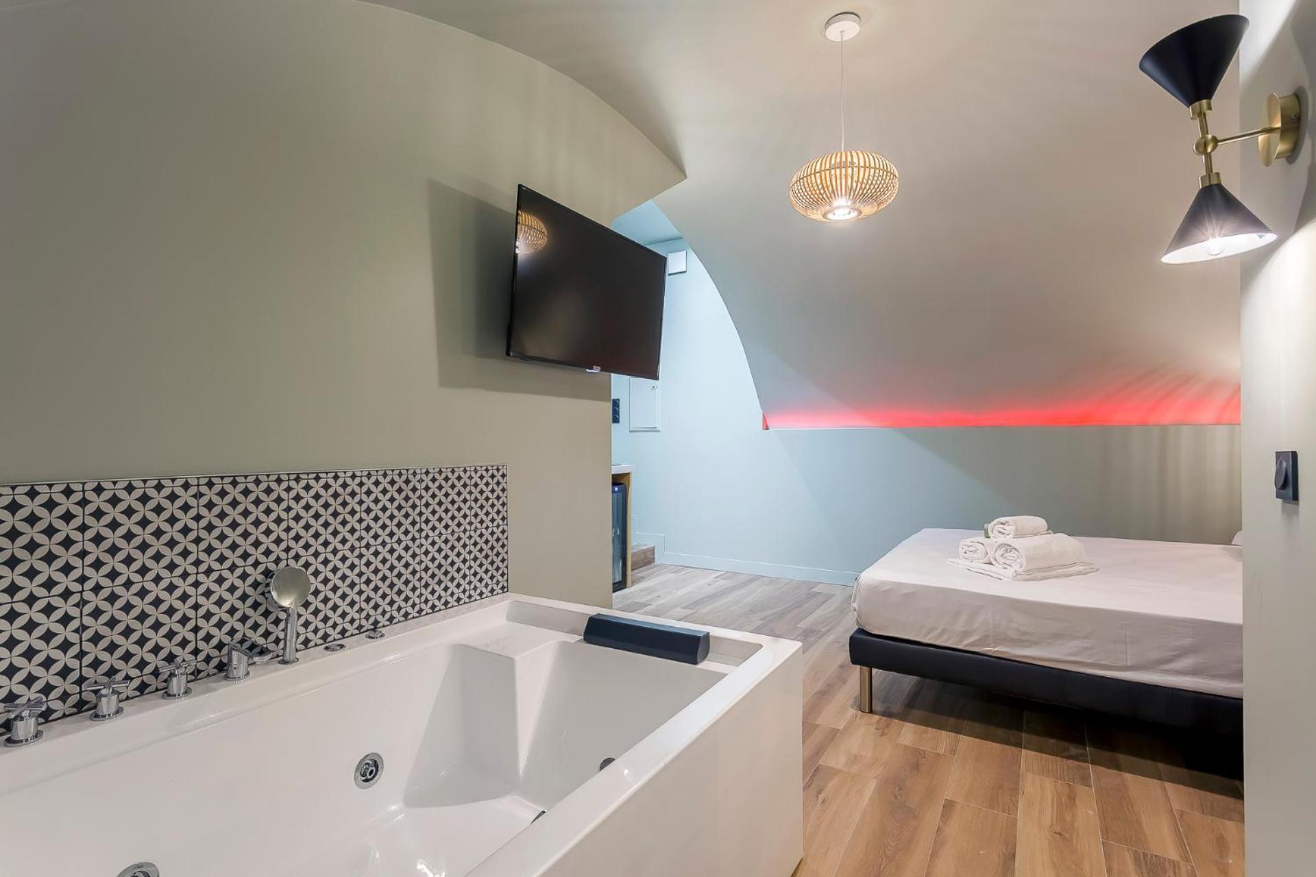 Suite Romantique Balneo Centre Лион Экстерьер фото