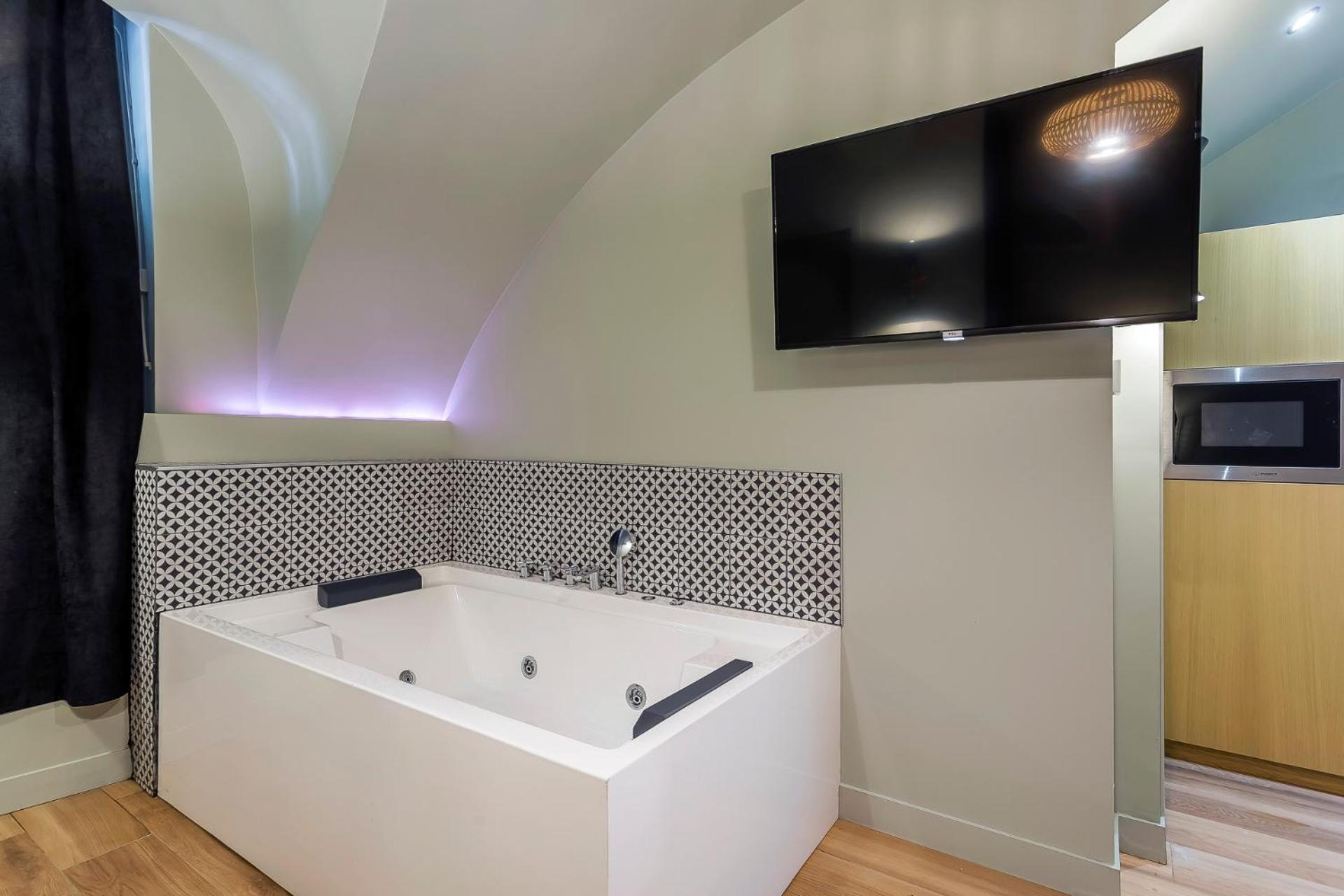 Suite Romantique Balneo Centre Лион Экстерьер фото